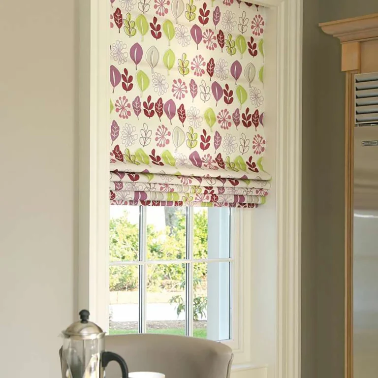 505-Leaf-Lines-Damson-Roman-Blind-Alresford-Hampshire-the-great-shutter